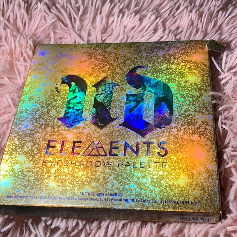 “Sold” Urban decay elements eyeshadow palette